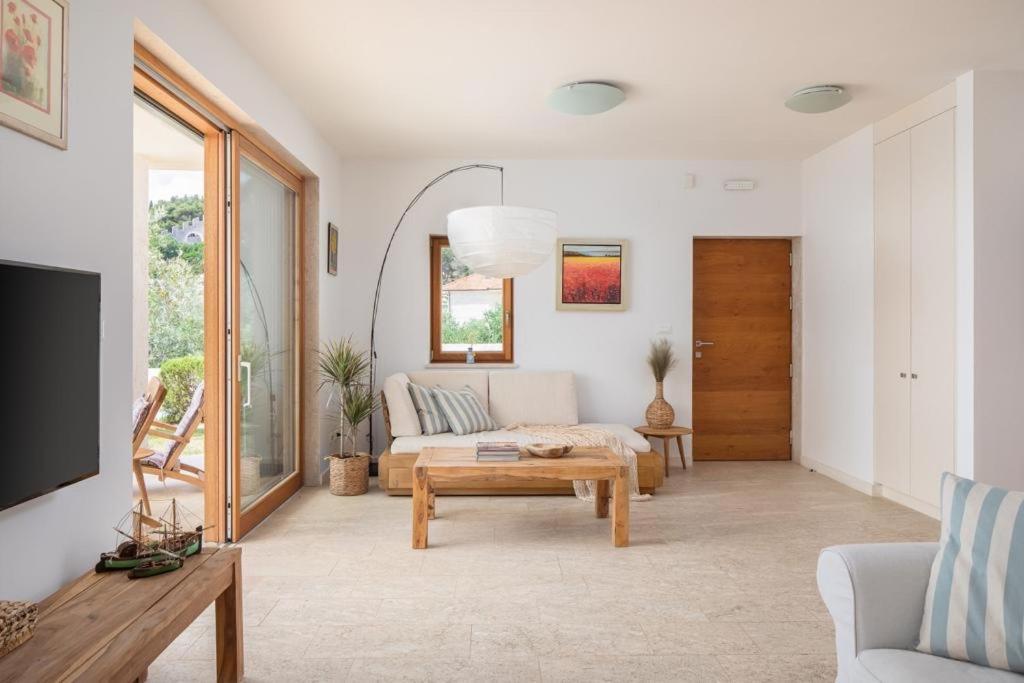 חוואר Villa Fora Hvar מראה חיצוני תמונה